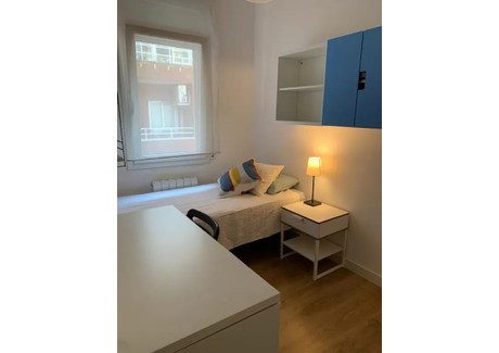 Mieszkanie do wynajęcia - Carrer del Topazi Barcelona, Hiszpania, 90 m², 896 USD (3666 PLN), NET-97403068