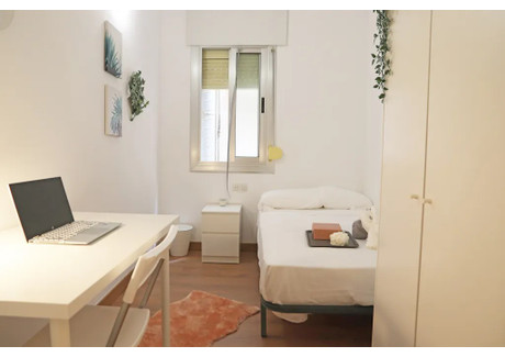 Mieszkanie do wynajęcia - Carrer dels Consorts Sans Bernet Barcelona, Hiszpania, 140 m², 433 USD (1707 PLN), NET-97458226