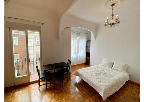 Mieszkanie do wynajęcia - Calle de Málaga Madrid, Hiszpania, 130 m², 879 USD (3374 PLN), NET-97590566