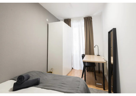 Mieszkanie do wynajęcia - Calle de Cedaceros Madrid, Hiszpania, 220 m², 638 USD (2569 PLN), NET-97741450