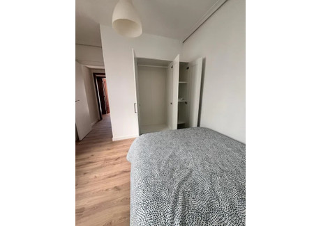 Mieszkanie do wynajęcia - Calle de la Batalla del Salado Madrid, Hiszpania, 100 m², 621 USD (2384 PLN), NET-97741981