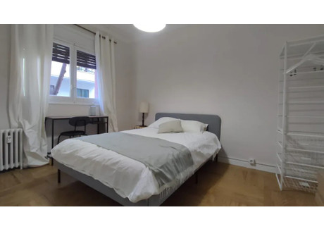 Mieszkanie do wynajęcia - Calle de Povedilla Madrid, Hiszpania, 136 m², 541 USD (2180 PLN), NET-97778321
