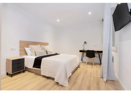 Mieszkanie do wynajęcia - Carrer d'Aribau Barcelona, Hiszpania, 190 m², 864 USD (3406 PLN), NET-97805604