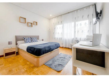 Mieszkanie do wynajęcia - Paseo de la Castellana Madrid, Hiszpania, 240 m², 835 USD (3230 PLN), NET-97805837