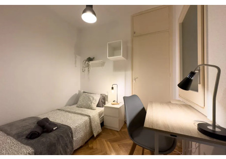 Mieszkanie do wynajęcia - Carrer de Provença Barcelona, Hiszpania, 90 m², 739 USD (2964 PLN), NET-97860985