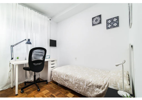 Mieszkanie do wynajęcia - Calle de Juan Bravo Madrid, Hiszpania, 133 m², 614 USD (2359 PLN), NET-97887944