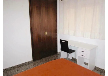 Mieszkanie do wynajęcia - Carrer Pianista Empar Iturbi Valencia, Hiszpania, 125 m², 392 USD (1504 PLN), NET-98059702