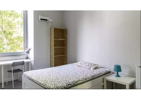 Mieszkanie do wynajęcia - Viale Regina Margherita Rome, Włochy, 210 m², 572 USD (2344 PLN), NET-98098236