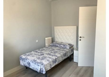 Mieszkanie do wynajęcia - Calle de Fernández de los Ríos Madrid, Hiszpania, 150 m², 772 USD (3112 PLN), NET-98189116