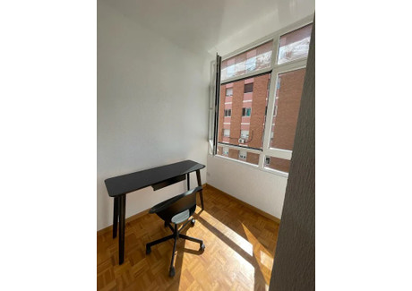 Mieszkanie do wynajęcia - Calle San Ramón Nonato Madrid, Hiszpania, 134 m², 994 USD (3848 PLN), NET-98189793