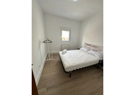 Mieszkanie do wynajęcia - Calle de Arlanza Madrid, Hiszpania, 75 m², 2069 USD (8319 PLN), NET-98611748