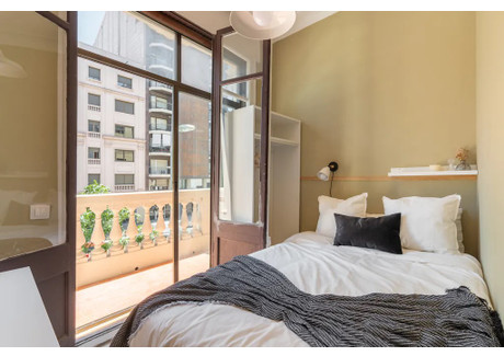 Mieszkanie do wynajęcia - Carrer d'Aragó Barcelona, Hiszpania, 80 m², 688 USD (2766 PLN), NET-98668353