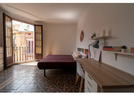 Mieszkanie do wynajęcia - Carrer de Santa Anna Barcelona, Hiszpania, 400 m², 811 USD (3270 PLN), NET-98697774