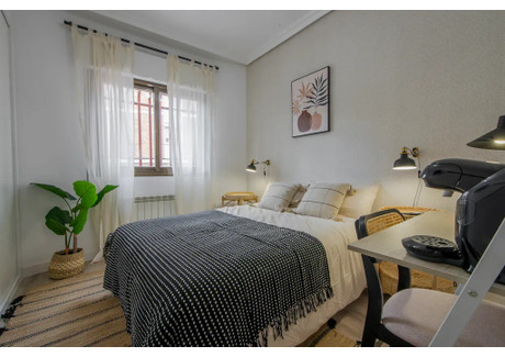 Mieszkanie do wynajęcia - Pasaje de Lucero Madrid, Hiszpania, 100 m², 568 USD (2289 PLN), NET-98821557