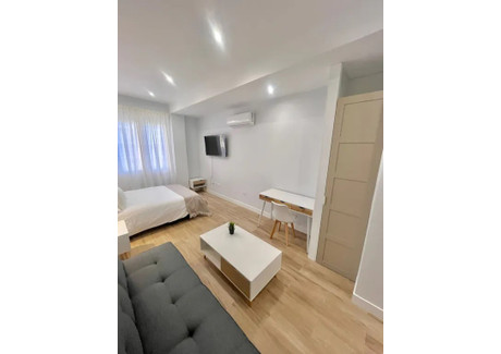 Mieszkanie do wynajęcia - Calle de Torregrosa Madrid, Hiszpania, 40 m², 2416 USD (9470 PLN), NET-98924092