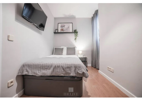 Mieszkanie do wynajęcia - Carrer de Ramón y Cajal Barcelona, Hiszpania, 140 m², 699 USD (2686 PLN), NET-98989006