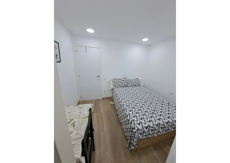 Mieszkanie do wynajęcia - Carrer de Bernat Martorell Barcelona, Hiszpania, 75 m², 599 USD (2407 PLN), NET-99410385