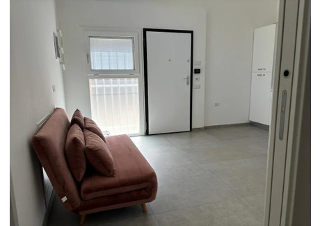 Mieszkanie do wynajęcia - Via San Donato Bologna, Włochy, 43 m², 1654 USD (6352 PLN), NET-99496394