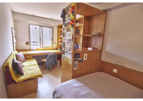 Mieszkanie do wynajęcia - Carrer Explorador Andrés Valencia, Hiszpania, 226 m², 441 USD (1695 PLN), NET-99623898