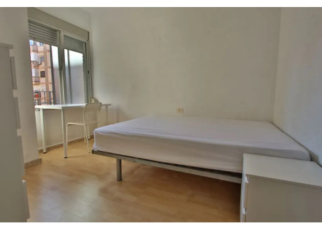 Mieszkanie do wynajęcia - Carrer Historiadora Sylvia Romeu Valencia, Hiszpania, 102 m², 450 USD (1761 PLN), NET-99623944