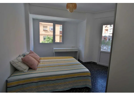 Mieszkanie do wynajęcia - Carrer d'Emili Baró Valencia, Hiszpania, 84 m², 453 USD (1855 PLN), NET-99623964