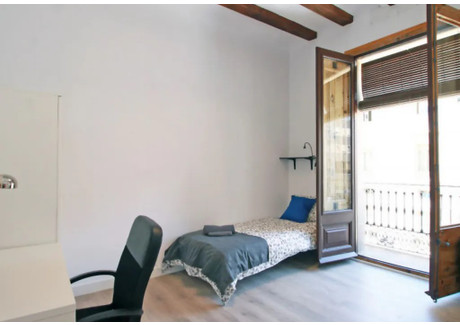 Mieszkanie do wynajęcia - Carrer del Pas de l'Ensenyança Barcelona, Hiszpania, 200 m², 814 USD (3192 PLN), NET-99772883