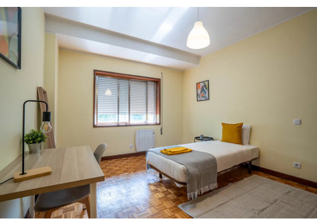 Mieszkanie do wynajęcia - Rua do Campo Alegre Porto, Portugalia, 170 m², 573 USD (2344 PLN), NET-99827754