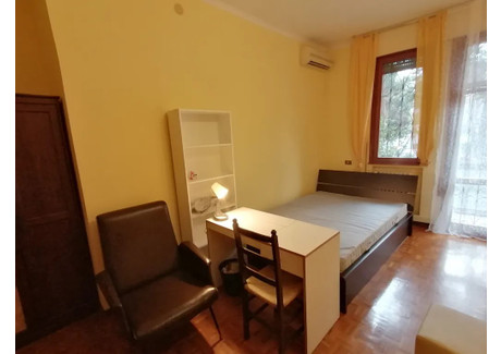 Mieszkanie do wynajęcia - Via Montello Padova, Włochy, 170 m², 696 USD (2728 PLN), NET-99856025