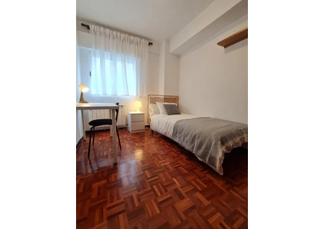 Mieszkanie do wynajęcia - Calle de Somontín Madrid, Hiszpania, 114 m², 504 USD (2025 PLN), NET-99902998