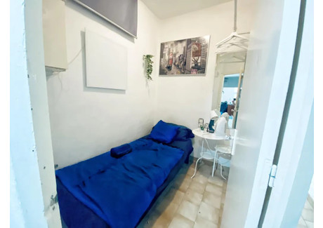 Mieszkanie do wynajęcia - Carrer de Santa Elena Barcelona, Hiszpania, 80 m², 456 USD (1750 PLN), NET-99903647