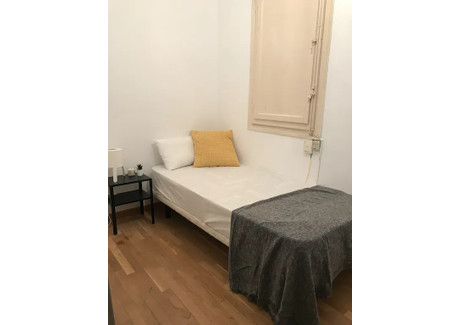 Mieszkanie do wynajęcia - Carrer de Viladomat Barcelona, Hiszpania, 100 m², 596 USD (2335 PLN), NET-90203193