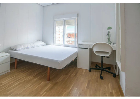 Mieszkanie do wynajęcia - Carrer Sant Vicenç de Paül Valencia, Hiszpania, 98 m², 434 USD (1703 PLN), NET-92839828