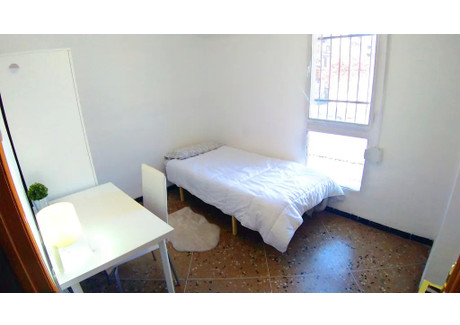 Mieszkanie do wynajęcia - Carrer Submarí Valencia, Hiszpania, 95 m², 392 USD (1626 PLN), NET-92964627