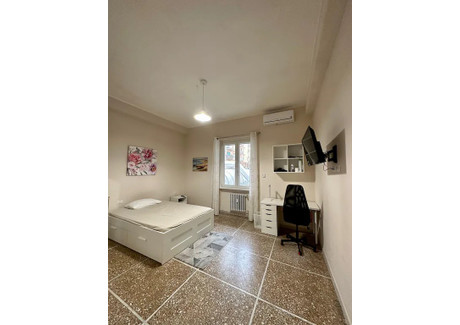 Mieszkanie do wynajęcia - Via Cesare Rasponi Rome, Włochy, 90 m², 827 USD (3176 PLN), NET-93041119