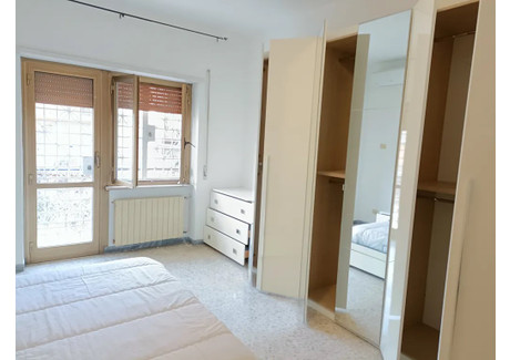 Mieszkanie do wynajęcia - Via Laterina Rome, Włochy, 136 m², 684 USD (2695 PLN), NET-93068539