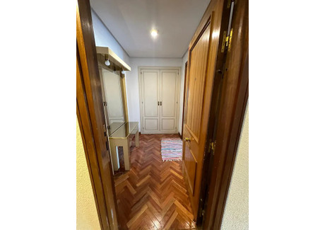 Mieszkanie do wynajęcia - Calle de la Infanta Mercedes Madrid, Hiszpania, 77 m², 1620 USD (6772 PLN), NET-93280623