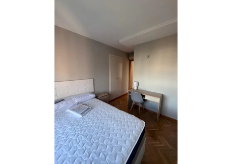 Mieszkanie do wynajęcia - Calle de Caleruega Madrid, Hiszpania, 159 m², 822 USD (3180 PLN), NET-93308258