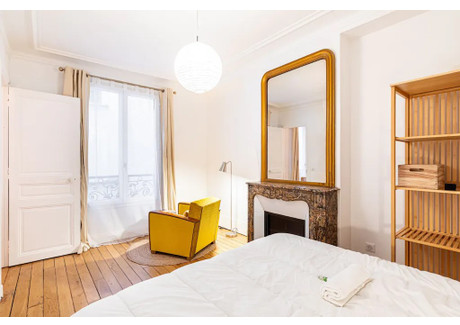 Mieszkanie do wynajęcia - Avenue Trudaine Paris, Francja, 30 m², 2974 USD (12 430 PLN), NET-93389614