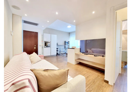Mieszkanie do wynajęcia - Alzaia Naviglio Pavese Milan, Włochy, 75 m², 2733 USD (11 150 PLN), NET-93561637