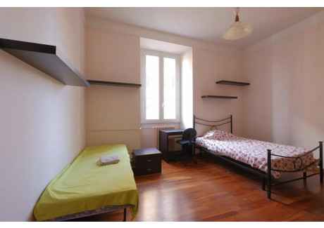 Mieszkanie do wynajęcia - Piazza di Santa Croce in Gerusalemme Rome, Włochy, 80 m², 731 USD (2992 PLN), NET-93614098