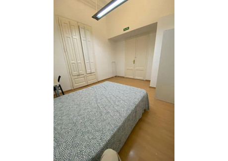 Mieszkanie do wynajęcia - Carrer de Casp Barcelona, Hiszpania, 240 m², 544 USD (2226 PLN), NET-93687525