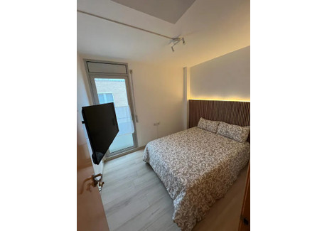 Mieszkanie do wynajęcia - Carrer de Fluvià Barcelona, Hiszpania, 110 m², 725 USD (3007 PLN), NET-103119790