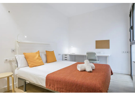 Mieszkanie do wynajęcia - Carrer de Balmes Barcelona, Hiszpania, 100 m², 1059 USD (4172 PLN), NET-65788373