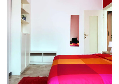 Mieszkanie do wynajęcia - Via Salvatore Barzilai Milan, Włochy, 70 m², 878 USD (3504 PLN), NET-94479984