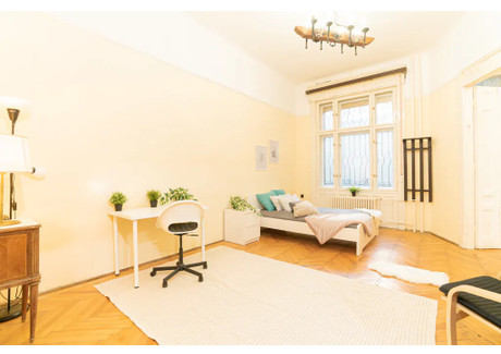 Mieszkanie do wynajęcia - Zichy Jenő utca Budapest, Węgry, 82 m², 406 USD (1662 PLN), NET-94602924