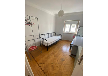 Mieszkanie do wynajęcia - Rua Francisco de Holanda Lisbon, Portugalia, 75 m², 516 USD (2140 PLN), NET-95170353