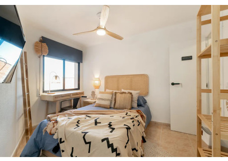 Mieszkanie do wynajęcia - Carrer dels Agudells Barcelona, Hiszpania, 75 m², 740 USD (3017 PLN), NET-95247909