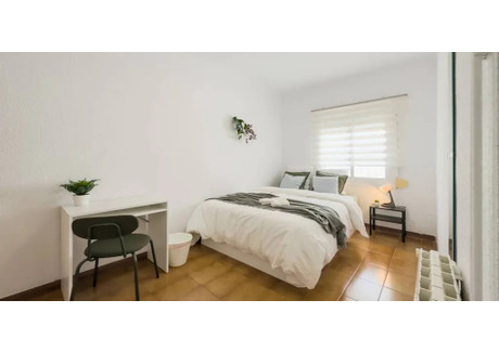 Mieszkanie do wynajęcia - Carrer de les Acàcies Barcelona, Hiszpania, 140 m², 664 USD (2662 PLN), NET-95836966