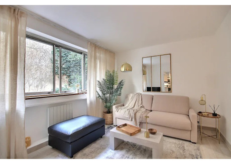 Mieszkanie do wynajęcia - Rue Saint-Lazare Paris, Francja, 29 m², 1808 USD (7396 PLN), NET-95865075