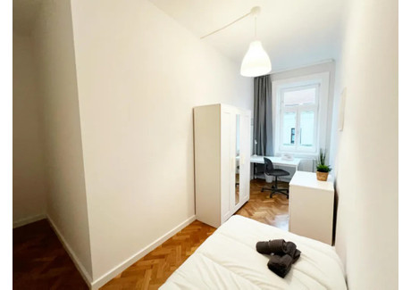 Mieszkanie do wynajęcia - Neustiftgasse Vienna, Austria, 60 m², 645 USD (2524 PLN), NET-95993665